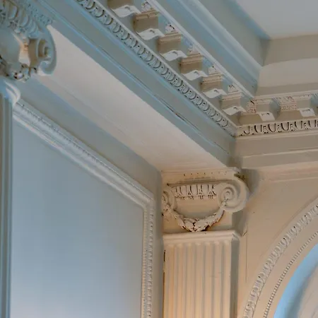 Appartement Le Jeanne D'arc Magnifique F3 De Style Haussmannien ! *