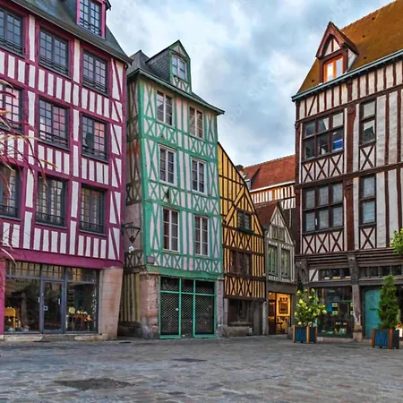 Διαμέρισμα Le Jeanne D'arc Magnifique F3 De Style Haussmannien !