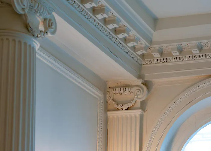 Appartement Le Jeanne D'arc Magnifique F3 De Style Haussmannien ! *